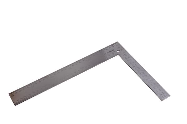 Escuadra plana acero albañil 24"x16"